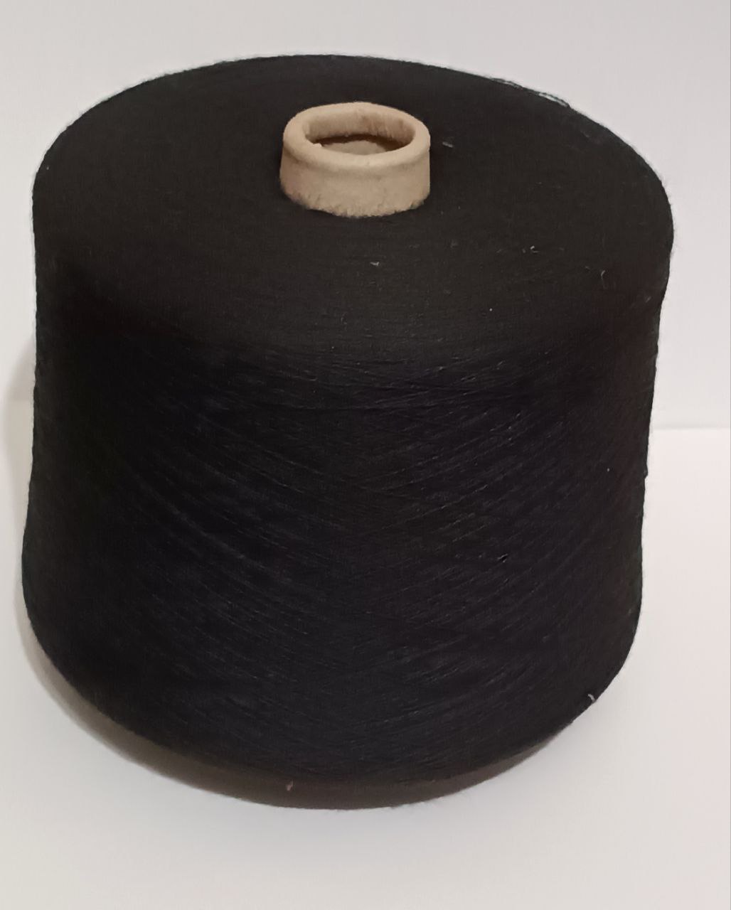 Бобінна пряжа чорна 